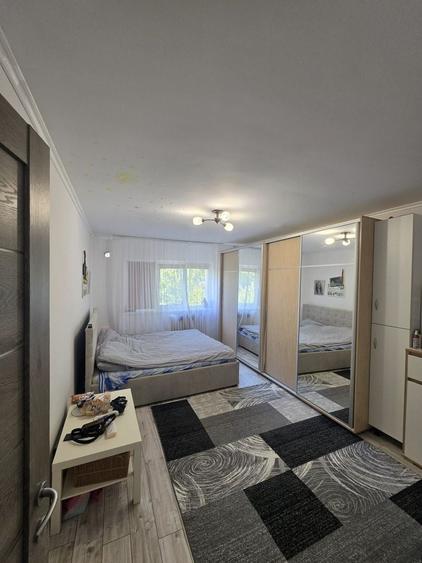 Apartament cu 3 camere decomandat, mobilat în Mărăști