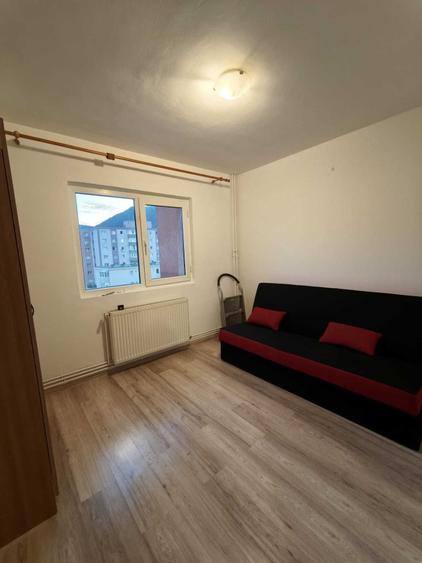 Apartament cu 2 camere decomandat în Astra