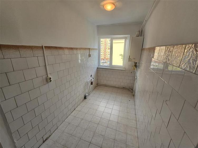 Apartament cu 2 camere nedecomandat, mobilat în Micro II