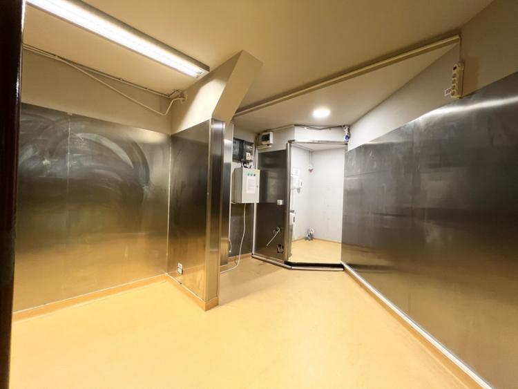 Spatiu comercial, stradal , de inchiriat in Bdul Decebal - 2