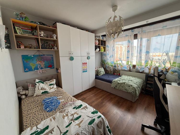 Apartament cu 3 camere si doua bai. Comision 0 - 4