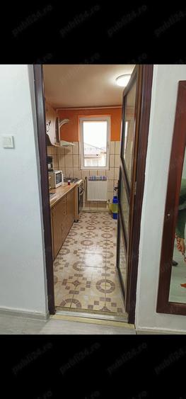 Inchiriez apartament 4 camere, decomandat, zona Piata Mica - 10