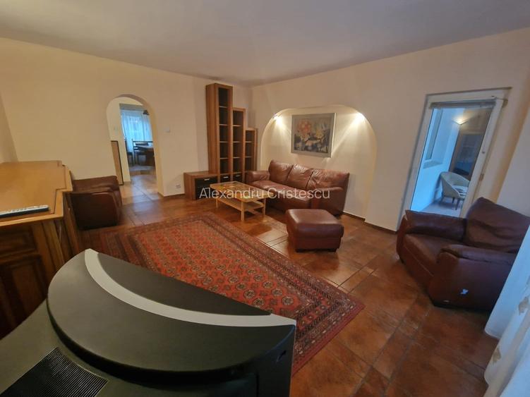 Apartament 3 camere Panduri apropiere Eroilor etajul 1 cu loc de parcare ADP