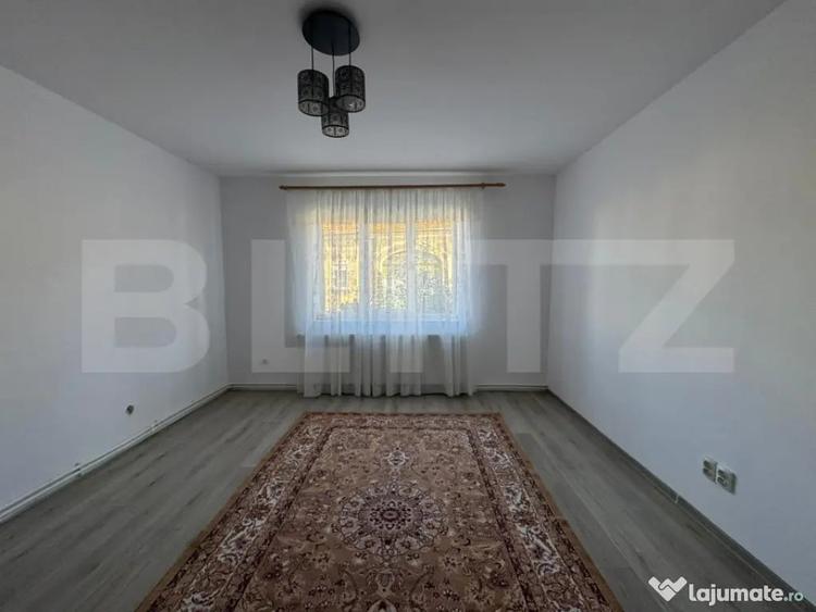Casă cu 3 camere cu Teren 1079 Mp în Central