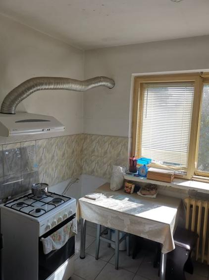 Apartament 3 camere, decomandat, 1 Mai vizavi de Spitalul Nr 1 ,  pe Insula - 5