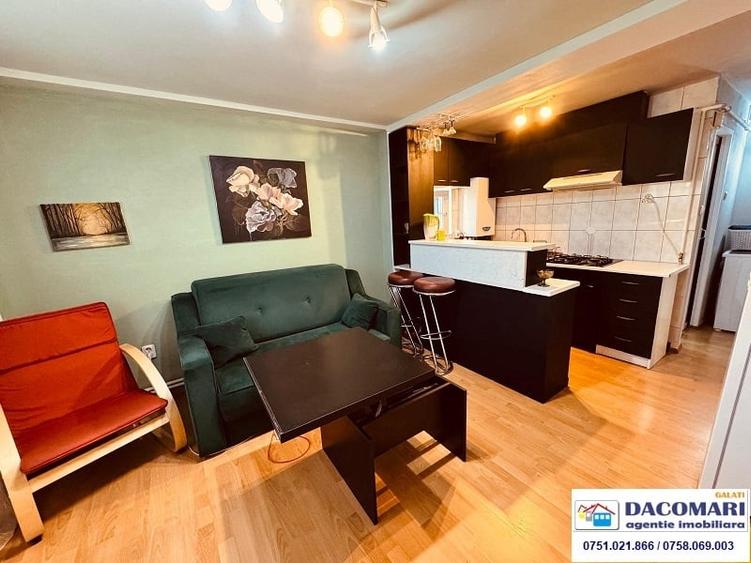 Apartament la mansarda, Port - 1