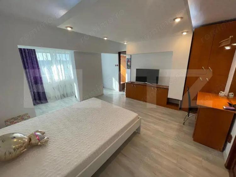 Apartament de 2 camere, posibilitate recompartimentare, 100 mp, zona Nicolina - 11