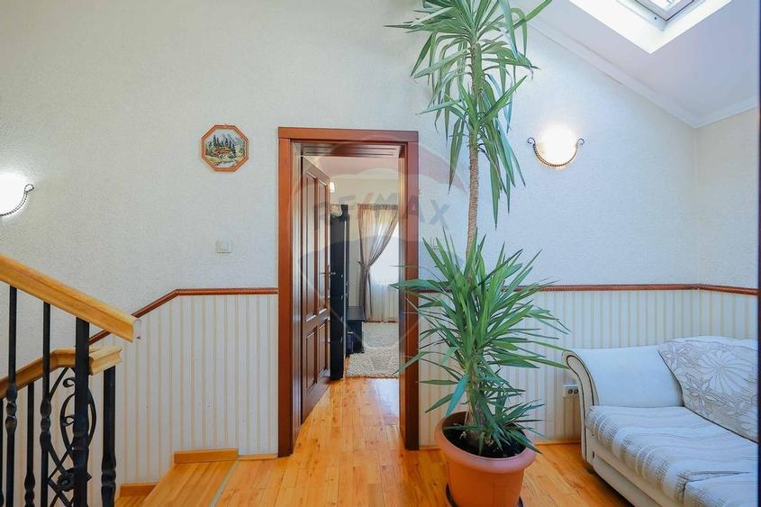 De vânzare vilă cu 7 camere, drum privat, în zona de Dealuri - 17