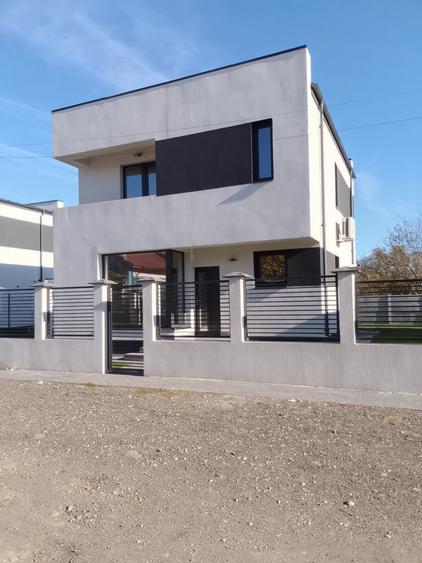 Casa/Vila individuala-200 m de blv./Com.Berceni - 2