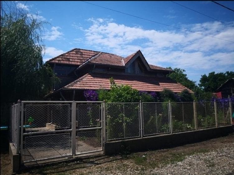 Casă cu 4 camere în Central Casă cu 4 camere în Central