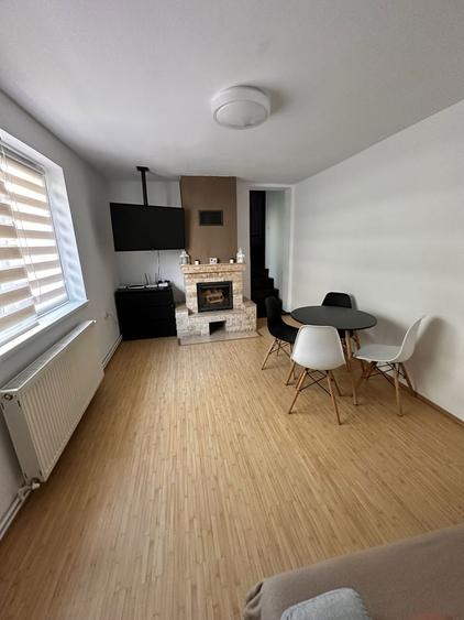 Casa formata din doua apartamente cu intrare individuala din curte - 5