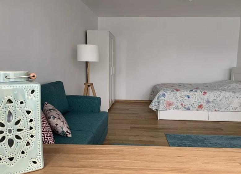 Decebal P-ta Alba Iulia,bl.reabilitat 1992,4/4,balcon,AC,mobilata,utilata. - 2