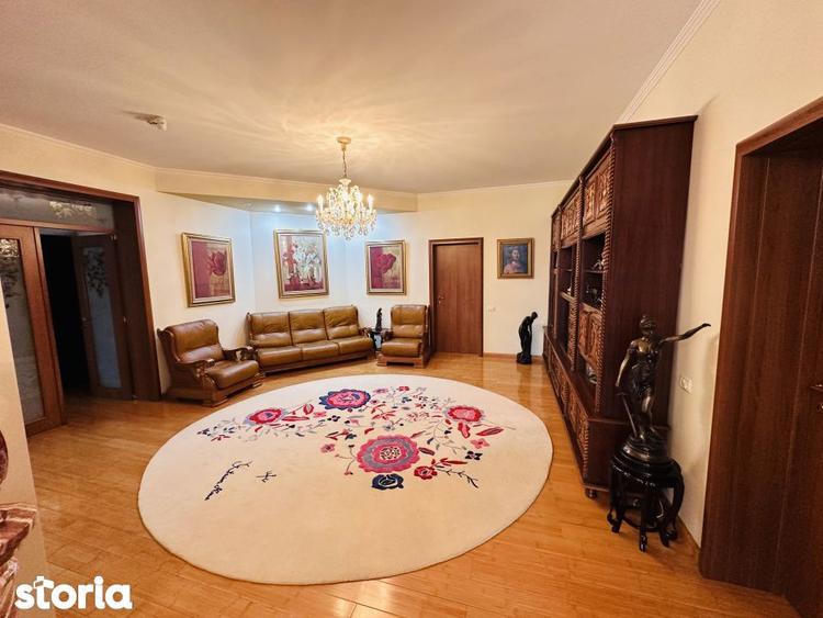 Resedinta emblematica in Chiajna-Rosu pe malul lacului, 785 mp, 2500 m - 8