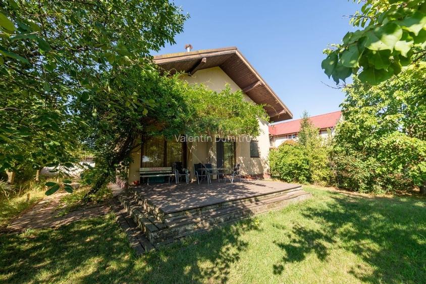 Casă individuală cu 7 camere în Tărtășești