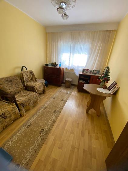 3 decomandate parter inalt cu centrala zona Orizont - 5