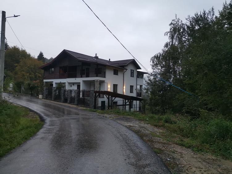 Sinaia, vand 492 mp in cartierul Tirul cu Porumbei, proprietar - 7