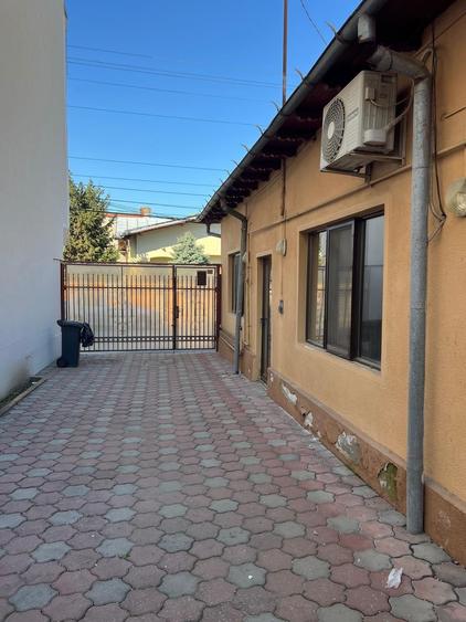 De vanzare: Casa cu 3 camere in zona centrala a Ploiestiului - 1