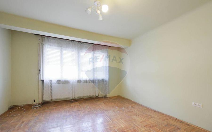 De vanzare Casa cu 3 camere ?i teren 562 mp str. Louis... - 7