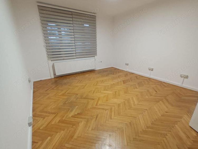 Spatiu pentru birouri pe Bulevardul Revolu?iei, 110mp - 1