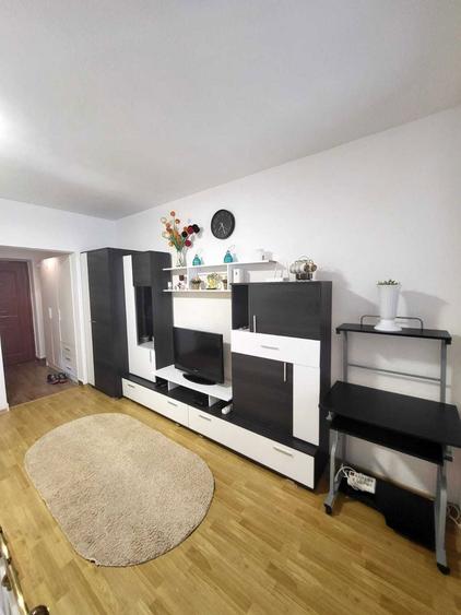 Vand garsoniera, etaj 2, zona centrala, Cugir - 1