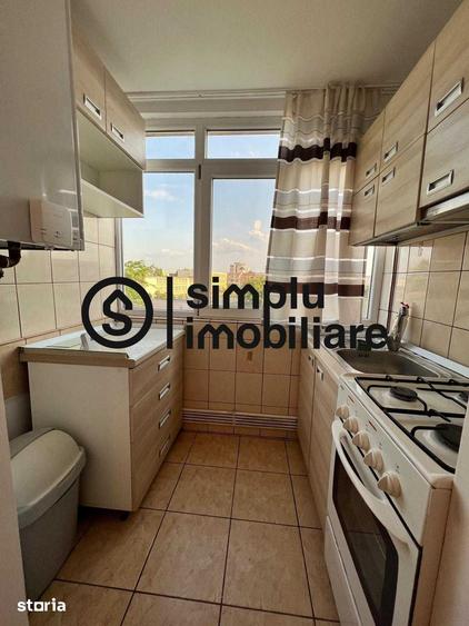 Apartament cu 3 camere decomandat, mobilat în Sărari