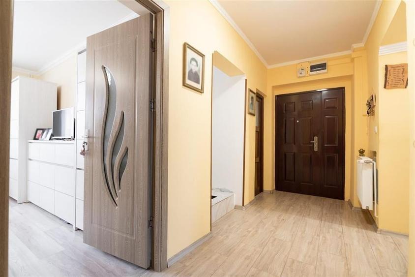 RECO Casa singur in curte, zona Centrala - 22