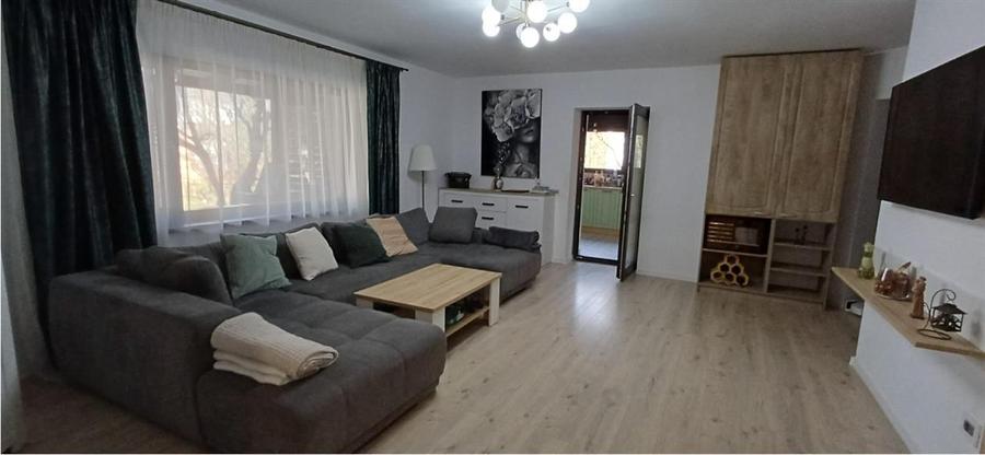 Apartament 4 camere cu curte proprie,la casa - 4