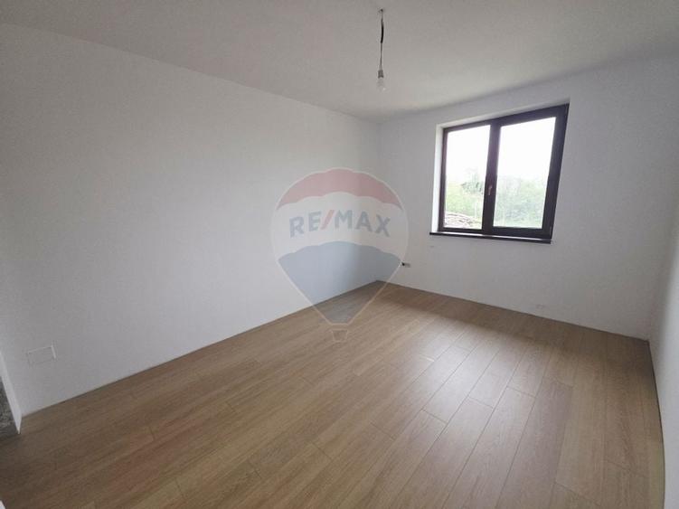 Casă cu livadă și teren generos – Girov - 25