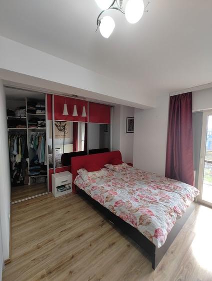 Persoana fizica vand apartament cu 2 camere mobilate & utilate langa RIVUS Piata 1 Mai - 4