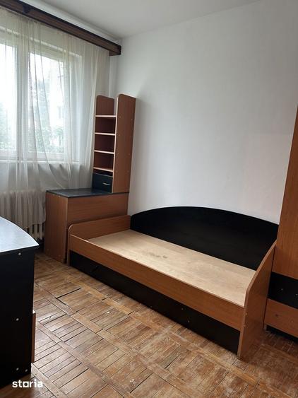 Apartament de vanzare,3 camere - 4
