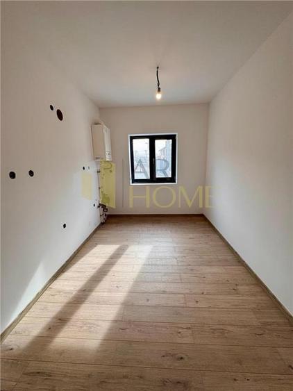 Casa 8 camere, in Ploiesti zona Albert - 25