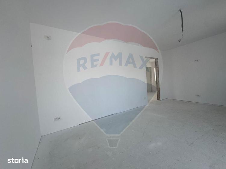 Casa / Vila cu 4 camere de vanzare Sabareni - 4