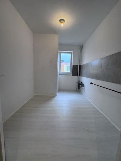 Particular, Ap 2 camere , renovat recent , detalii in anunt - 12