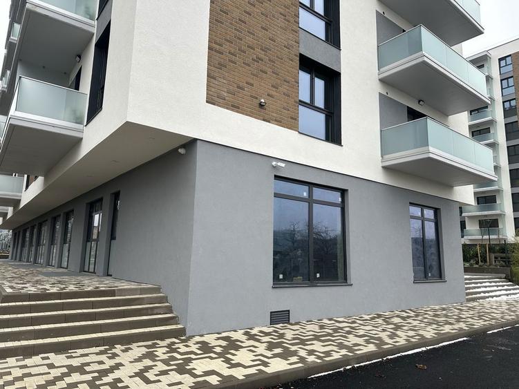 Inchiriez spatiu comercial in complexul grand hill residence oradea - 1