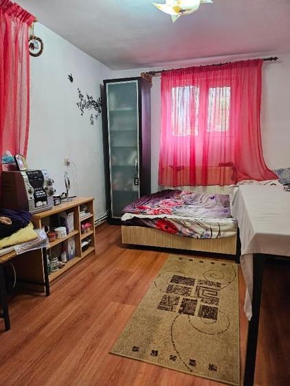 Vând casă în comuna Păușești-Măglași la 10 km de Rm. Vâlcea ,7 km de B. Olănești - 7