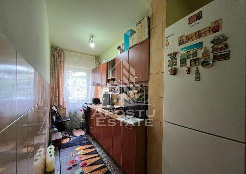 Apartament cu 3 camere, semidecomandat, etaj intermediar,... - 3