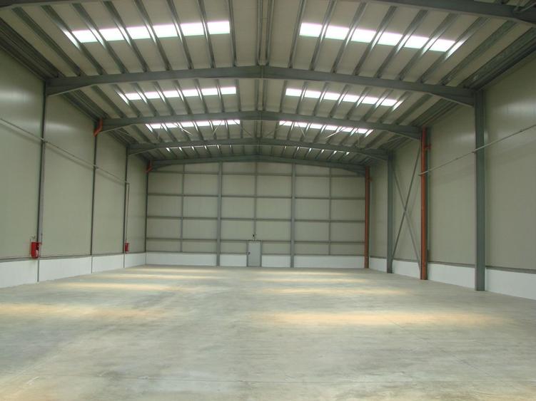 Spațiu industrial, de 4,320 mp, în Prejmer