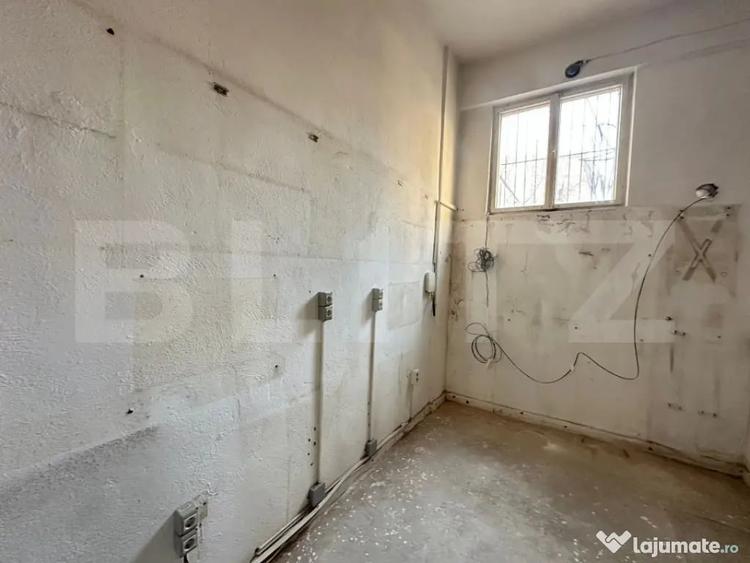 Spațiu comercial, de 87 mp, în Decebal