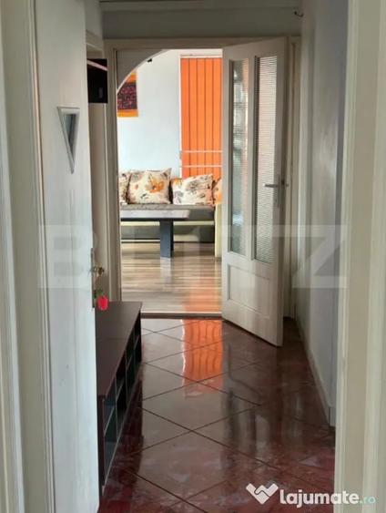 Apartament cu 5 camere decomandat în Central