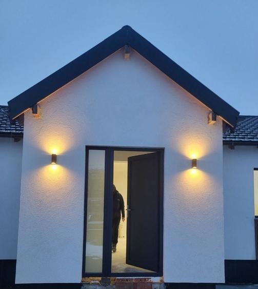 Casă cu 4 camere în Exterior Vest