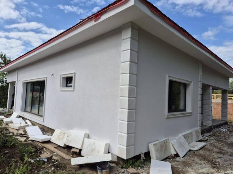 Casă cu 4 camere cu Teren 600 Mp în Central