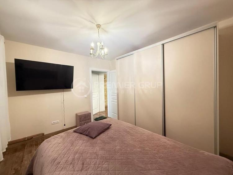 Apartament cu 3 camere în Podu Roș