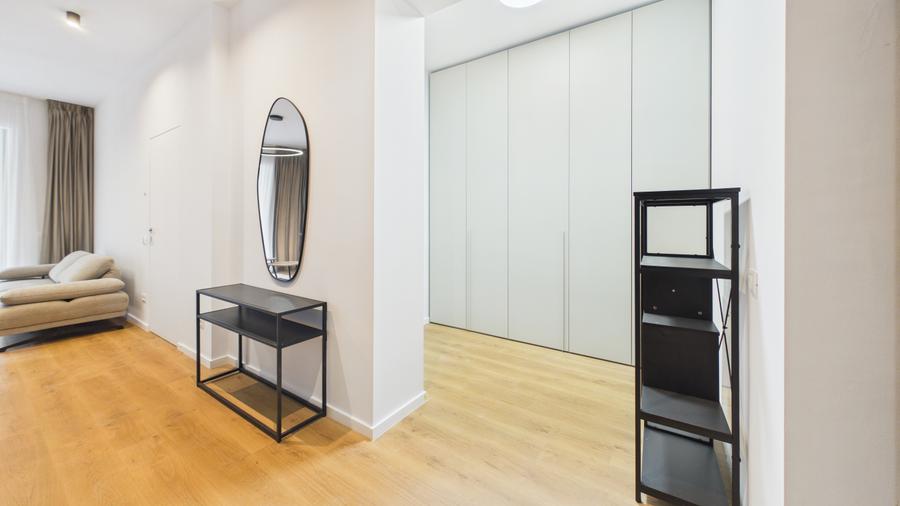 Apartament cu 2 camere semidecomandat în Grivița
