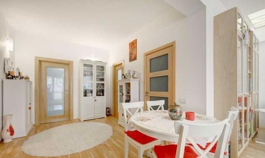 Apartament cu 4 camere decomandat, mobilat în Floreasca