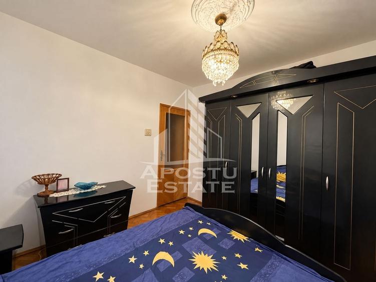 Apartament cu 3 camere decomandat, mobilat în Lipovei