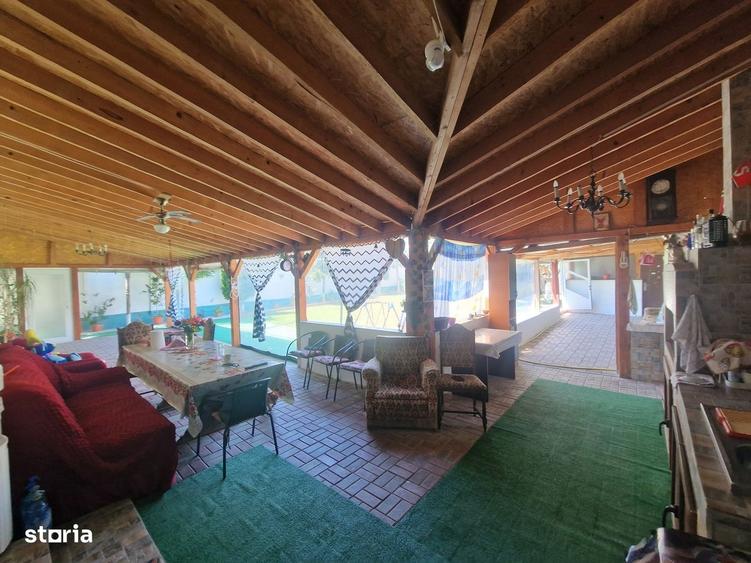 Casă cu 4 camere cu Teren 716 Mp în Valu lui Traian