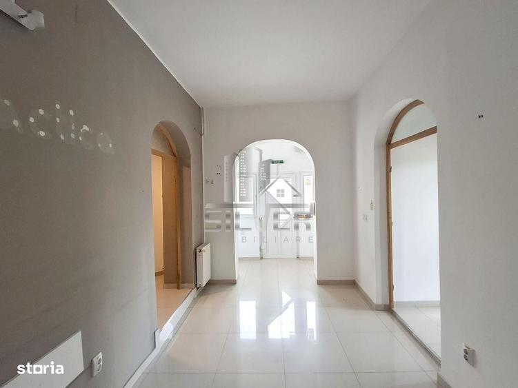 Casă cu 4 camere în Gruia