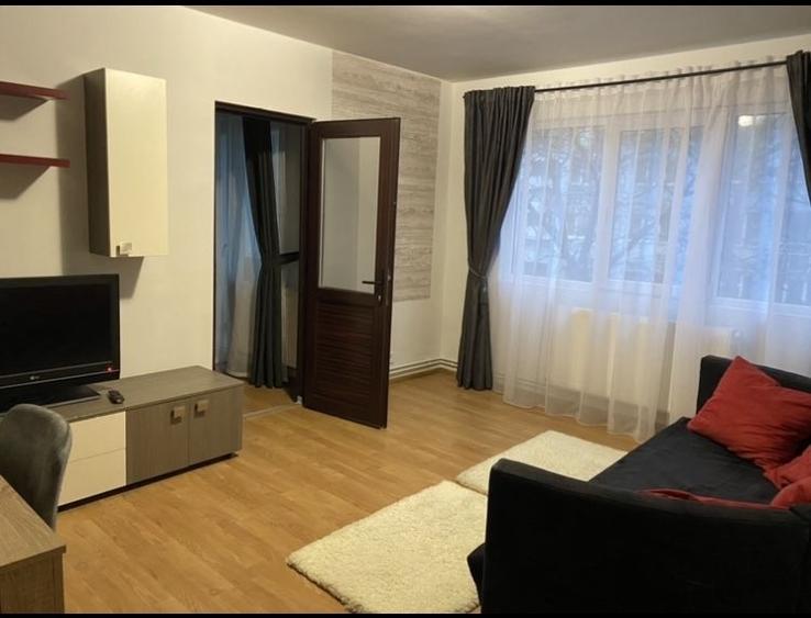 Apartament cu 2 camere nedecomandat în Central
