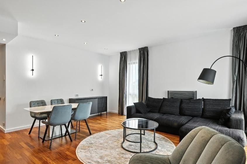 Apartament cu 3 camere decomandat, mobilat în Băneasa — fotografia 3