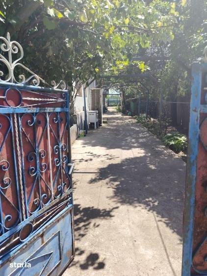 Casă cu 4 camere cu Teren 741 Mp în Podari
